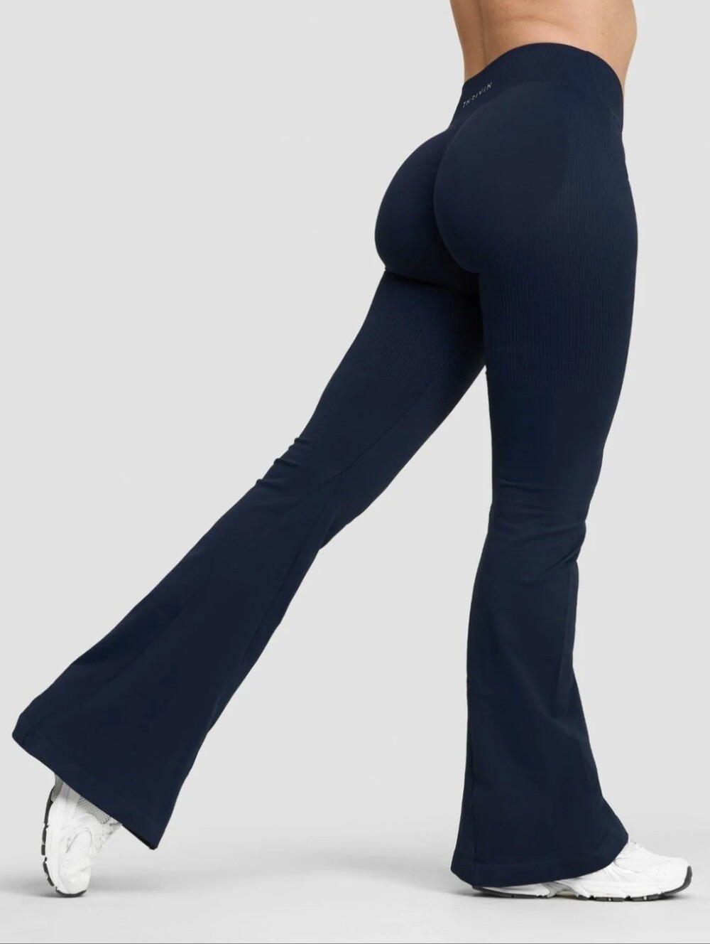 Thrivin Elevate Sculpting V-Waist Flare Leggings Navy Small - Picture 3 of 12